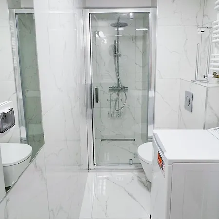 Apartment A3 - Queen Double - Haven - Two Shared Bathrooms *