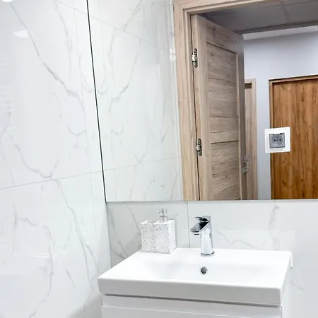 Apartment A3 - Queen Double - Haven - Two Shared Bathrooms