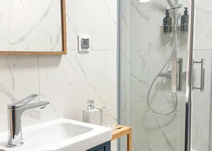 A3 - Queen Double - Haven - Shared Bathrooms - Self Check-in Βαρσοβία