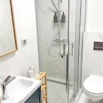 아파트 A3 - Queen Double - Haven - Shared Bathrooms - Self Check-in
